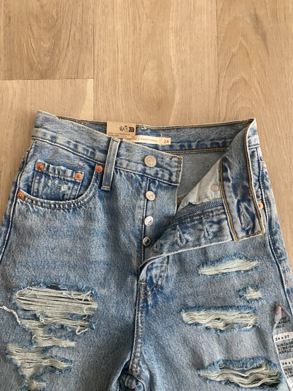 Levi's Ribcage Ultra High Rise Straight Ankle Jeans 24 NWT Distressed 90s Denim - Picture 9 of 15